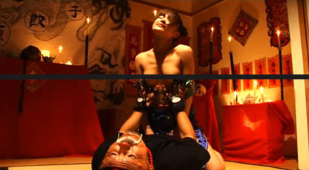 エロ怖映画『残酷飯店』のエロくて怖いシーン