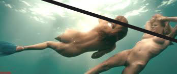 『ピラニア3D』のエロくて怖いシーン