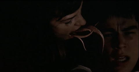 『パラサイト』のエロくて怖いシーン